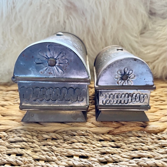 Vintage Embossed Copper Brass Metal Boxes Set of 2 - Picture 5 of 10